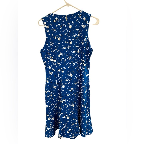 Women’s Draper James Graceland Ponte Sheath Blue White Floral Dress Size Medium - Picture 3 of 4